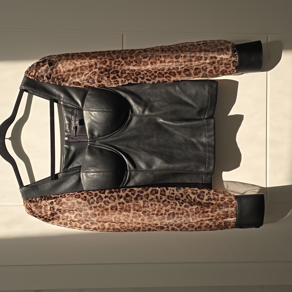 Beautiful top by Marc New York (Andrew Marc) - Picture 1 of 3